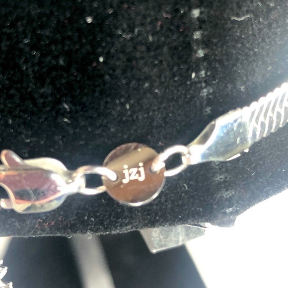 Jennifer Zeuner Silver Herringbone Necklace 14"-16" - Picture 4 of 10